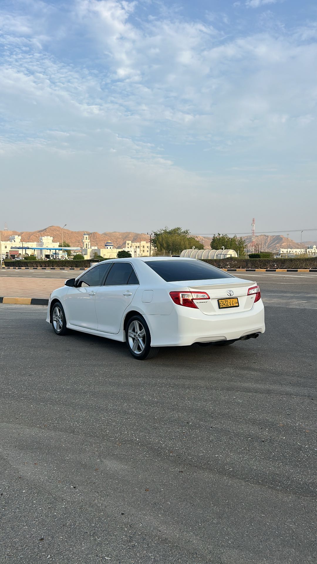 Car Image 2014 TOYOTA CAMRY SE