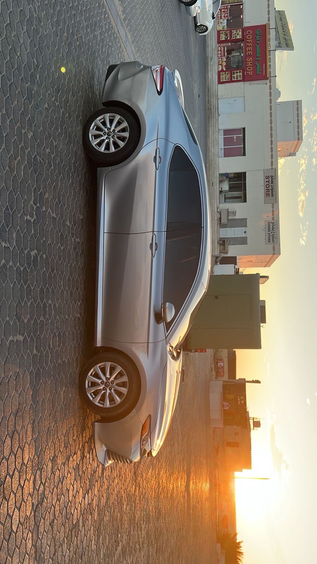 Car Image 2018 TOYOTA CAMRY LE