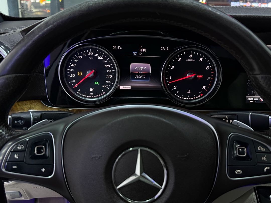 Car Image 2017 MERCEDES E Class 300
