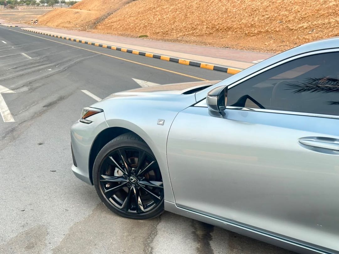 Car Image 2022 LEXUS ES F-sport
