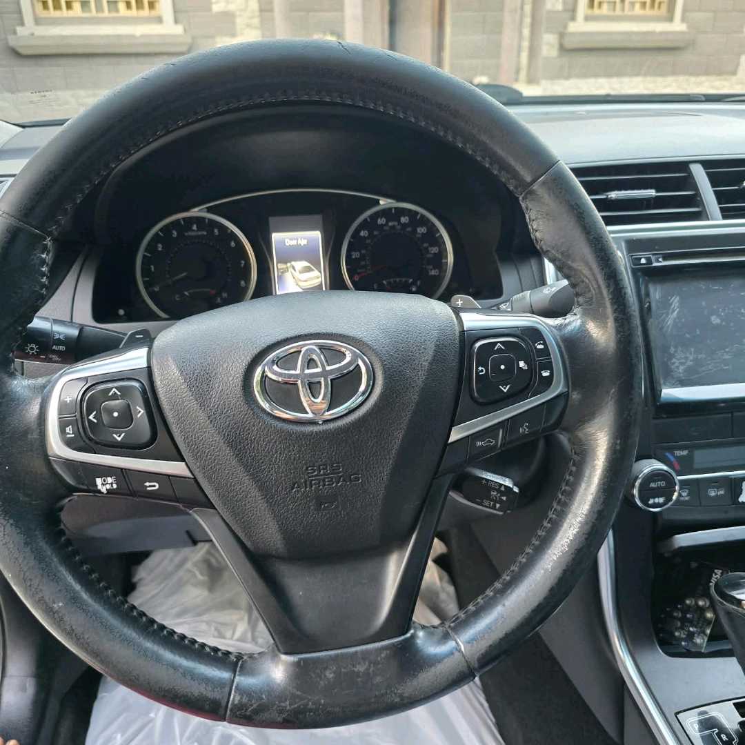 Car Image 2016 TOYOTA CAMRY XSE