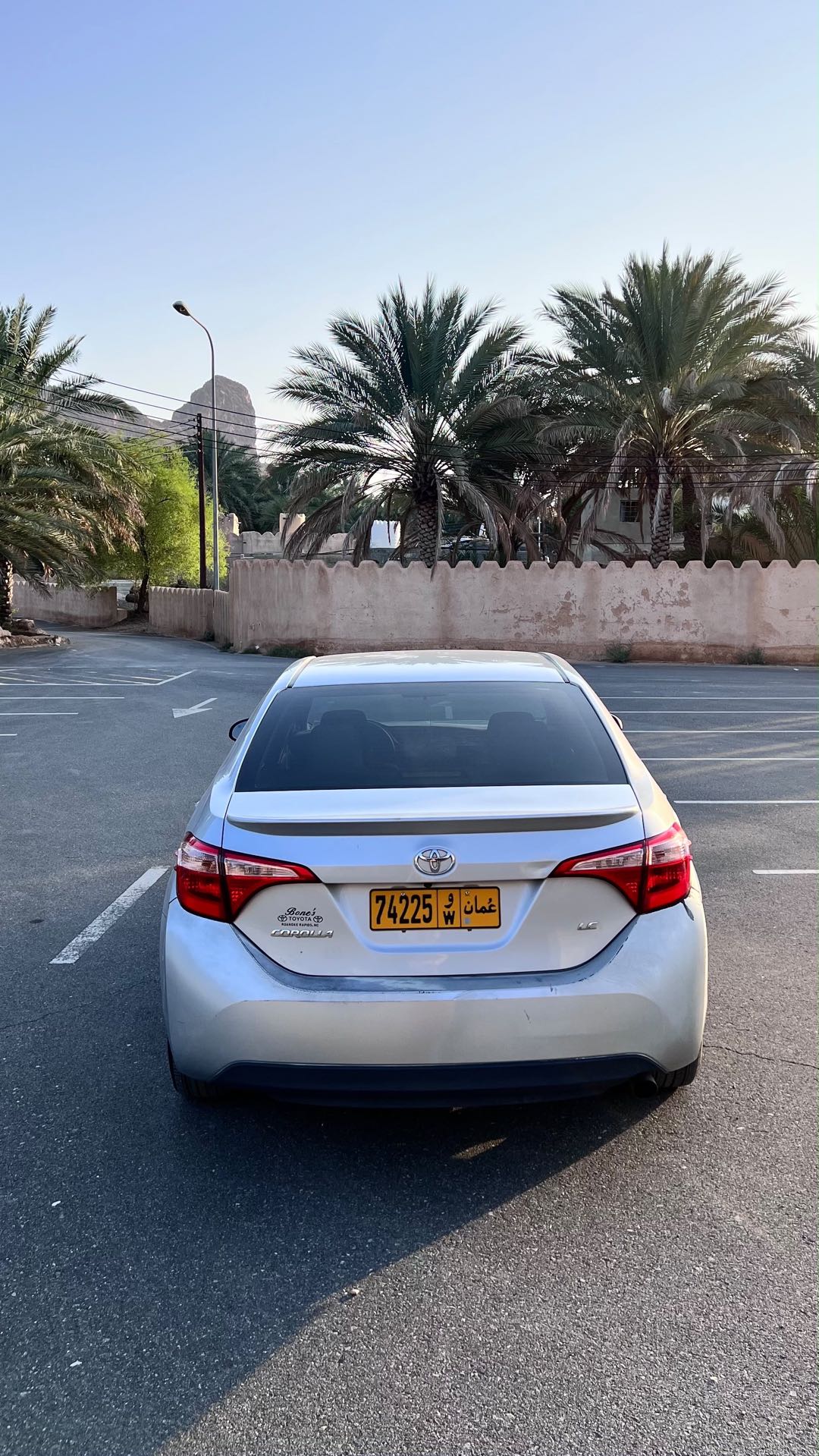 Car Image 2018 TOYOTA COROLLA LE