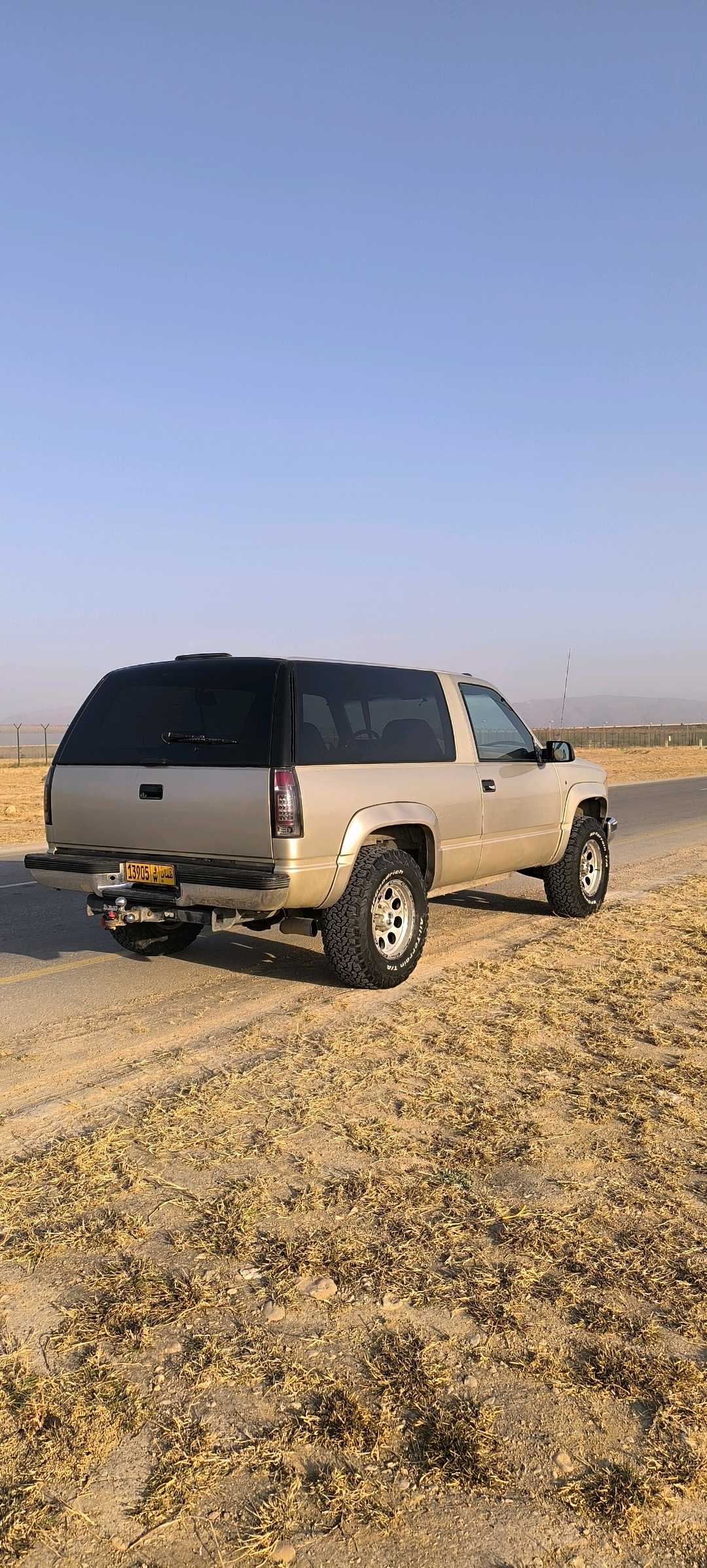 Car Image 1994 CHEVROLET TAHOE 