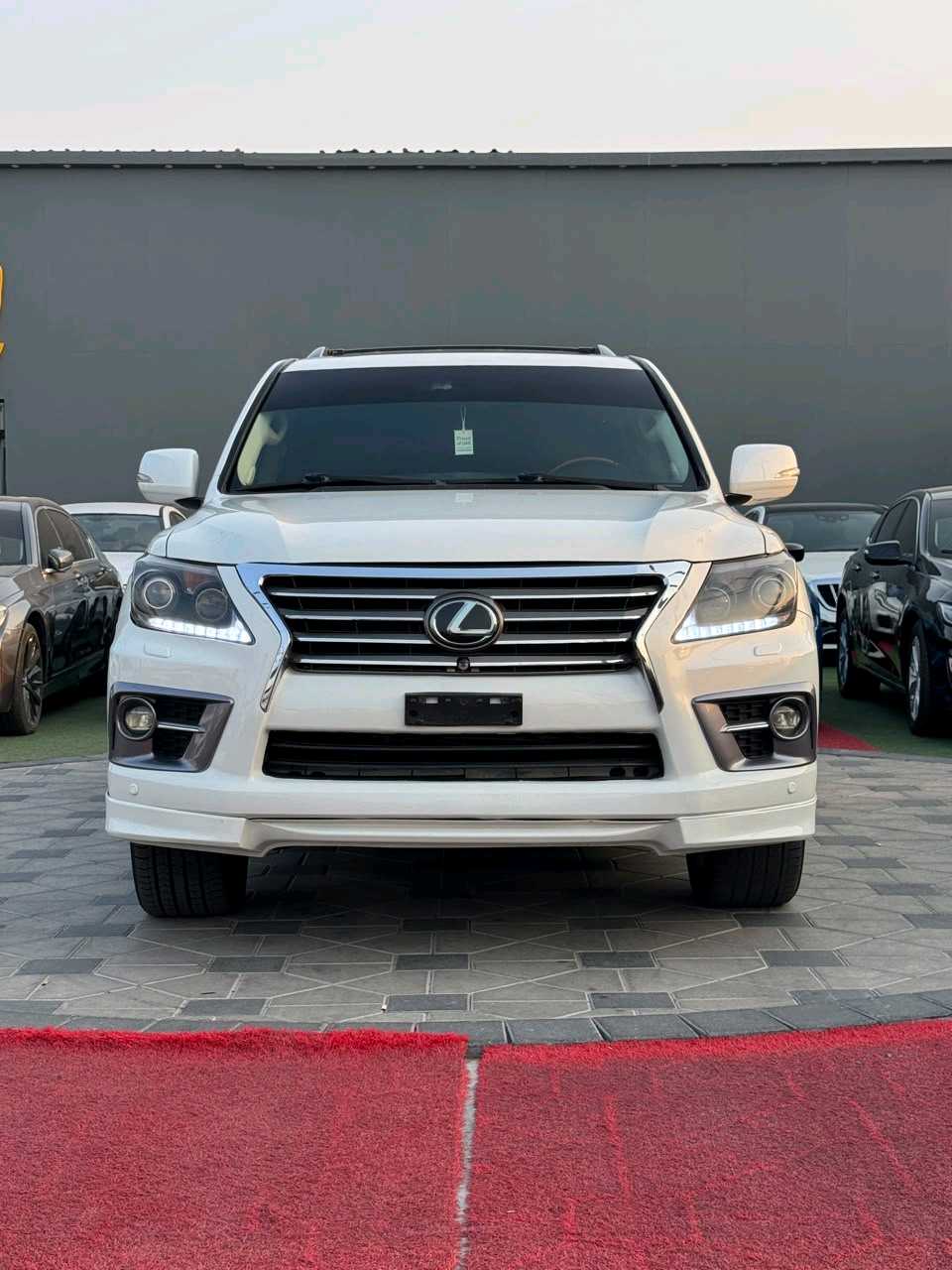 Car Image 2015 LEXUS LX 570