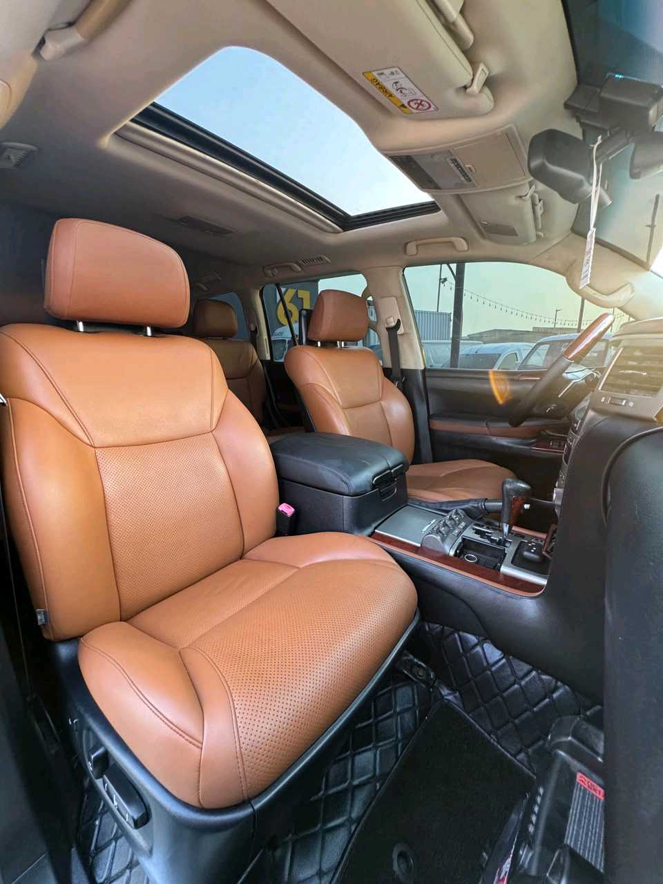 Car Image 2015 LEXUS LX 570