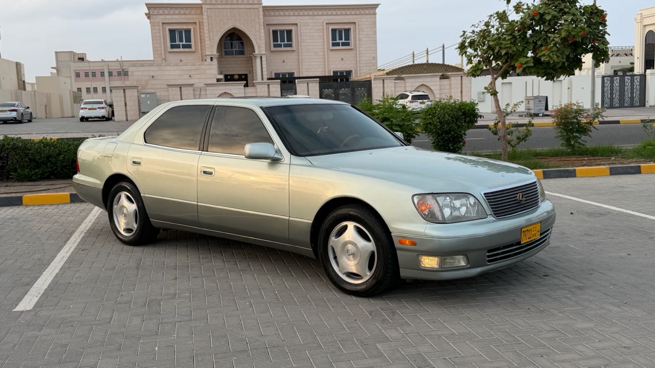 Car Image 1998 LEXUS LS 400