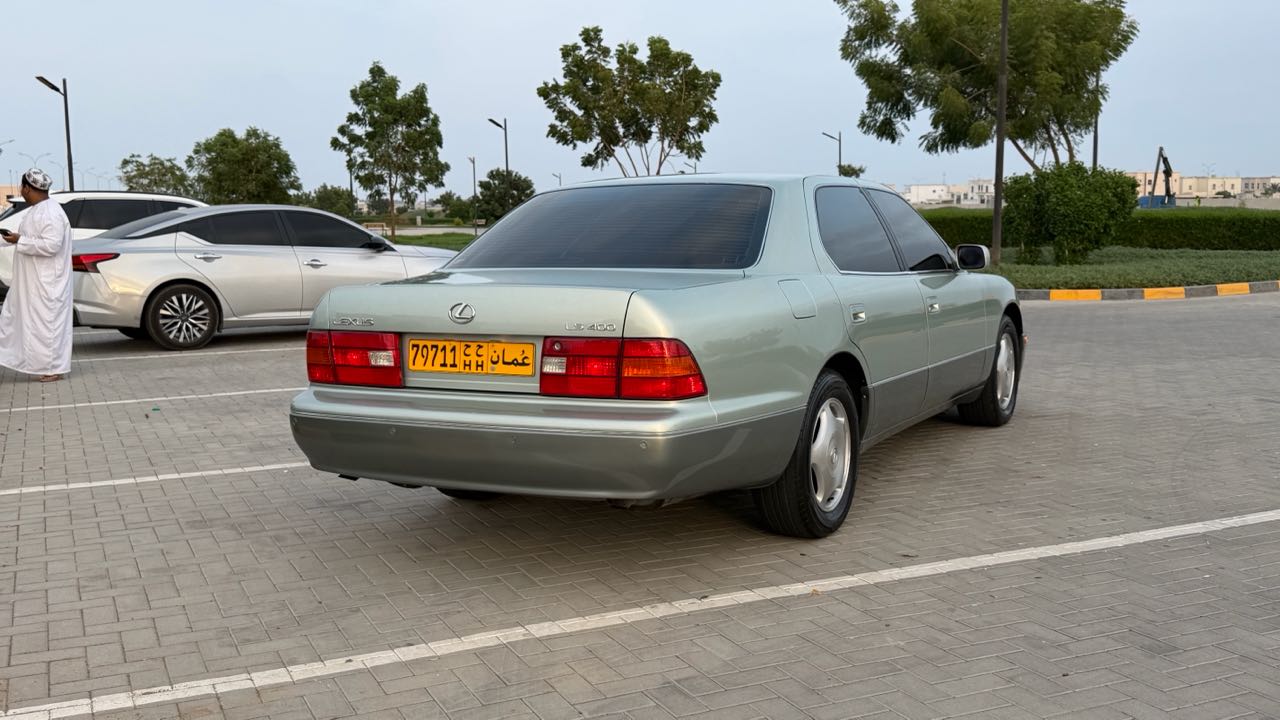 Car Image 1998 LEXUS LS 400