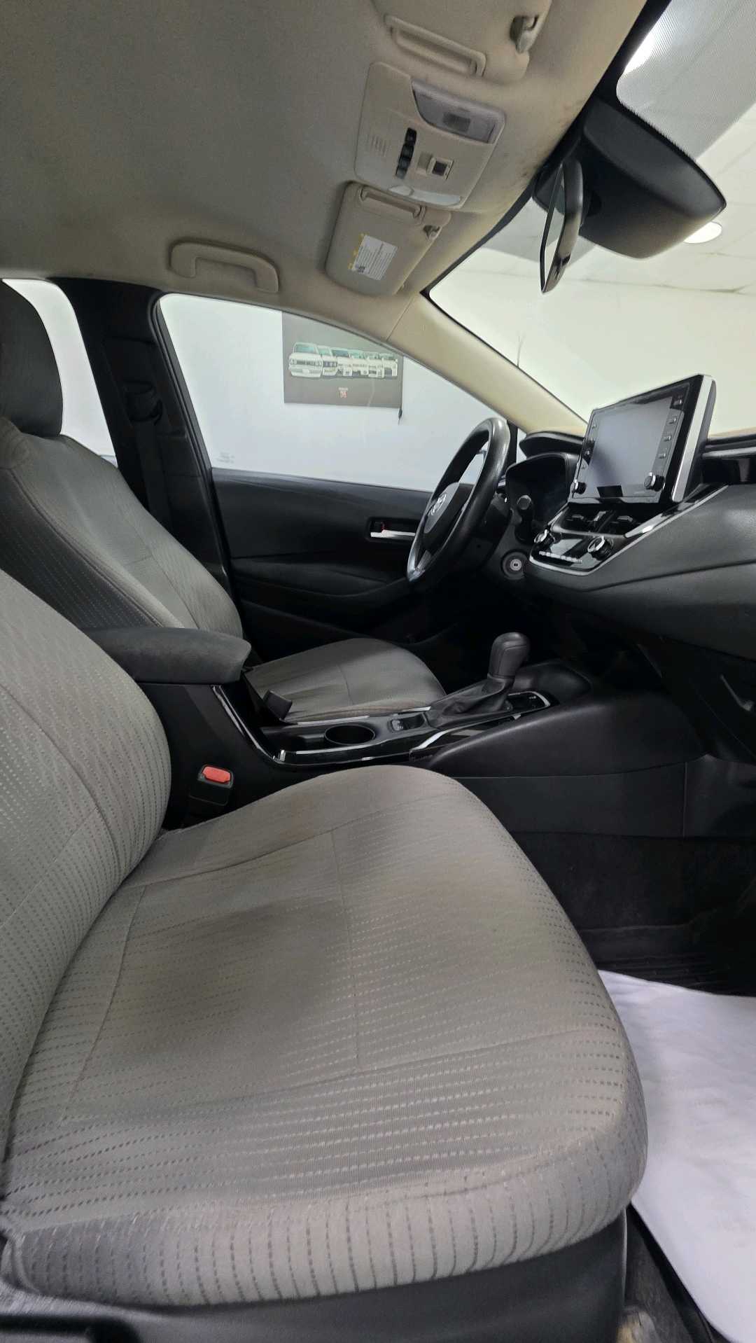 Car Image 2021 TOYOTA COROLLA LE