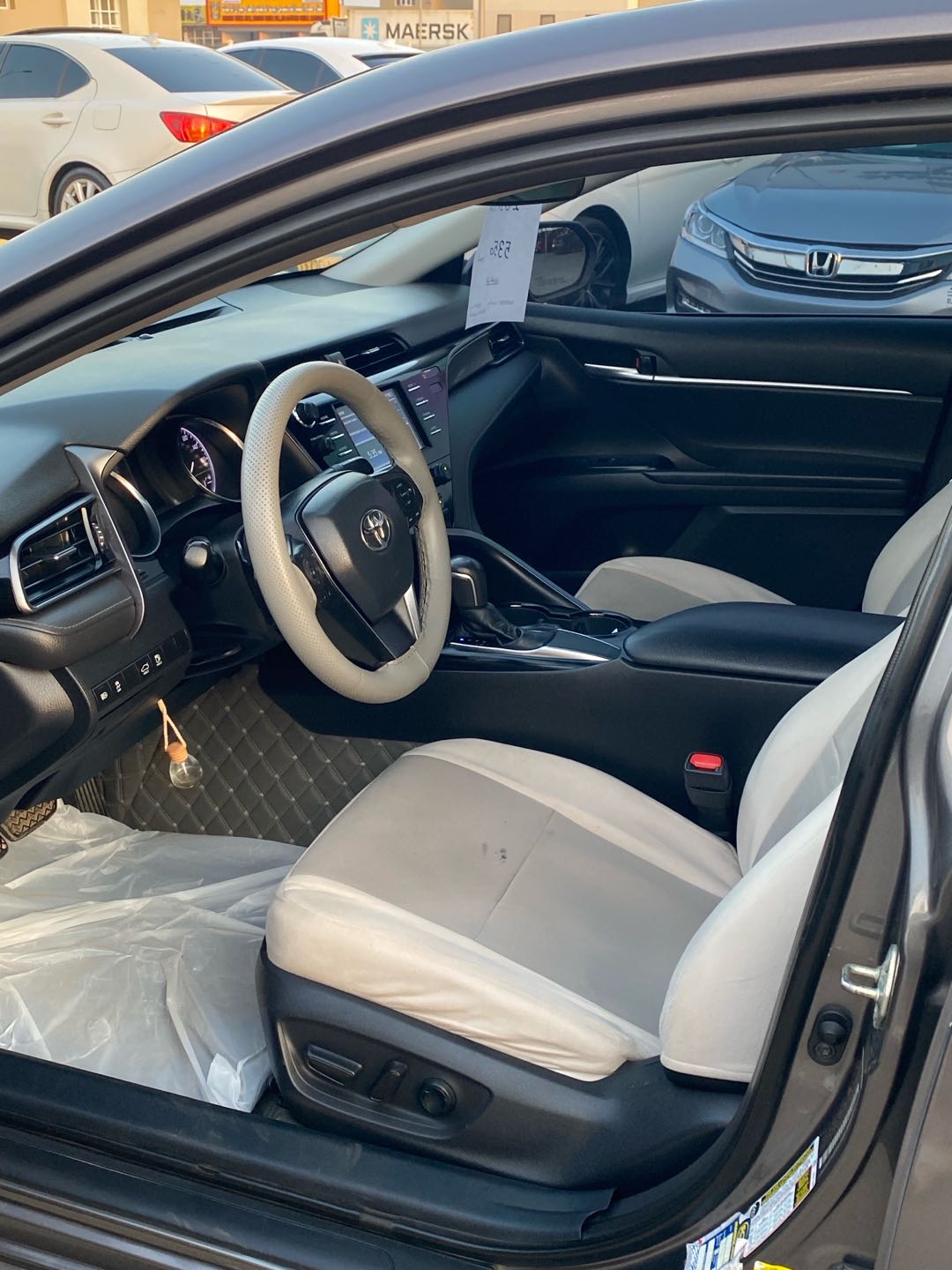 Car Image 2019 TOYOTA CAMRY SE