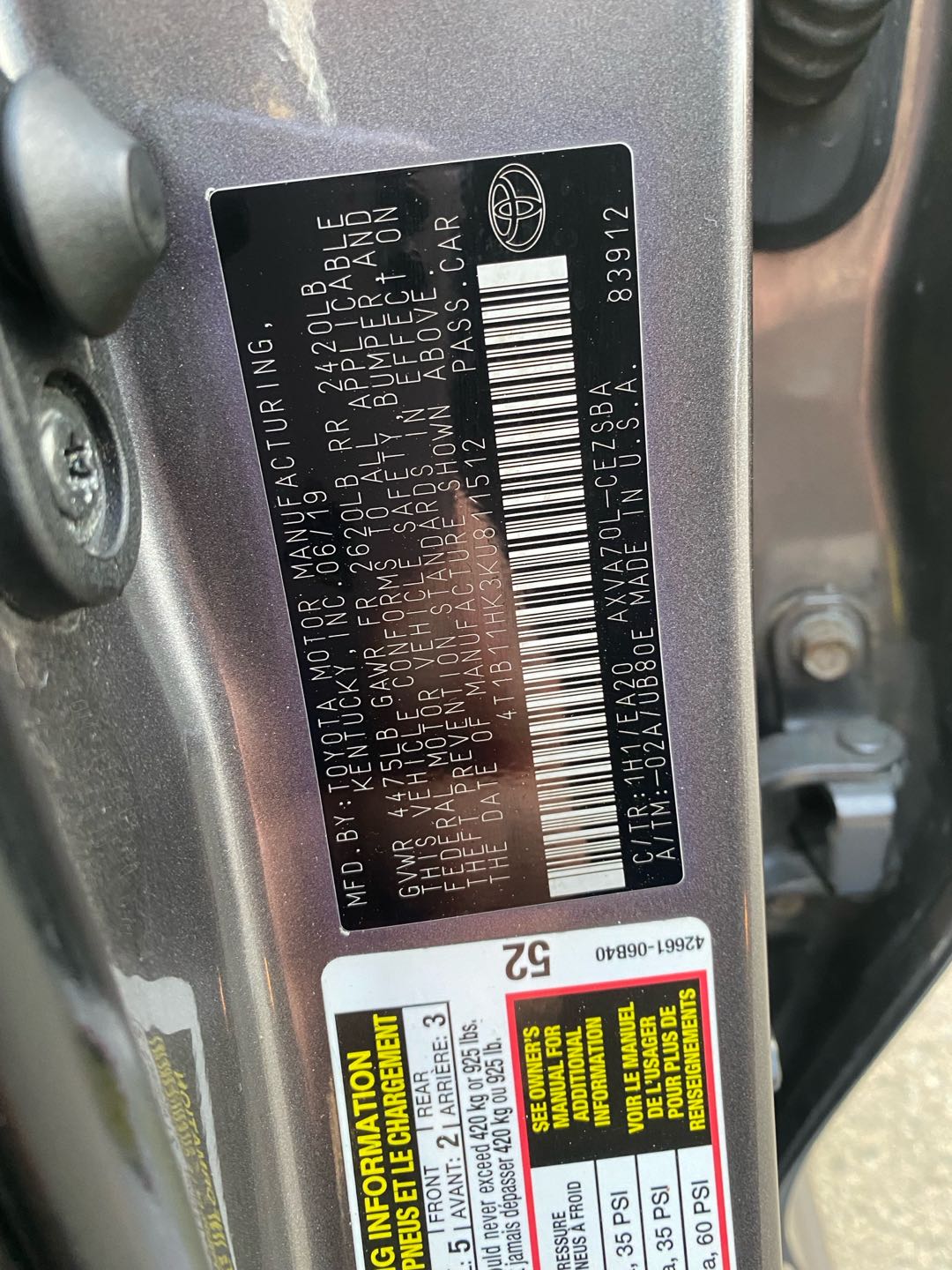 Car Image 2019 TOYOTA CAMRY SE