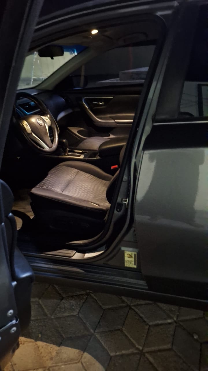 Car Image 2017 NISSAN ALTIMA SV