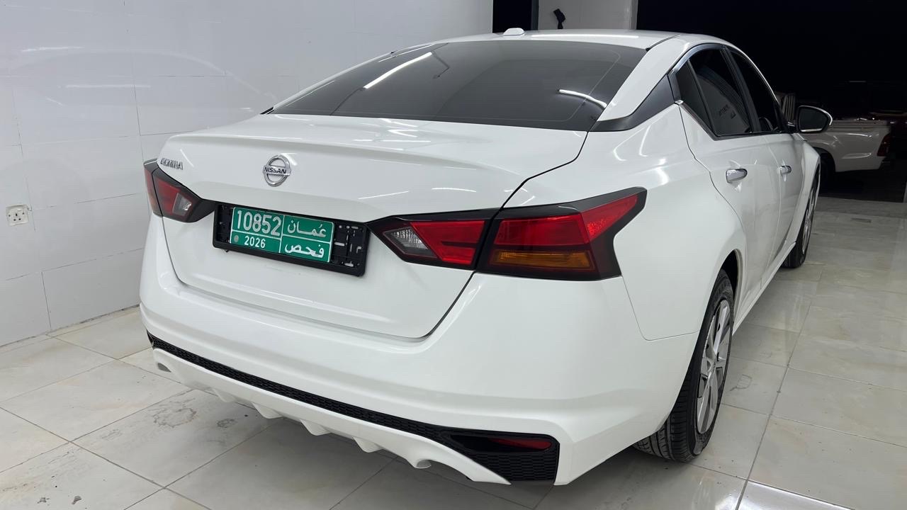 Car Image 2019 NISSAN ALTIMA S