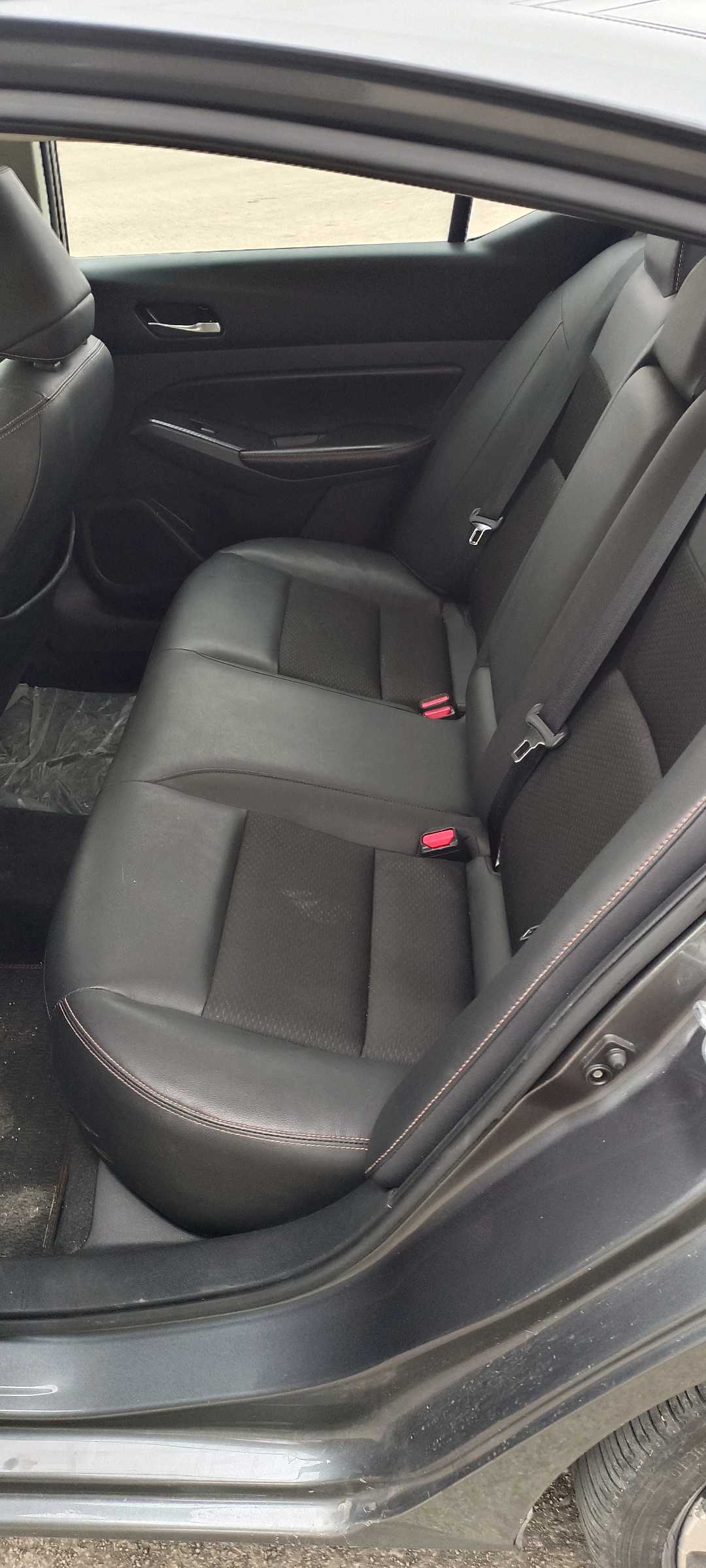 Car Image 2021 NISSAN ALTIMA SR