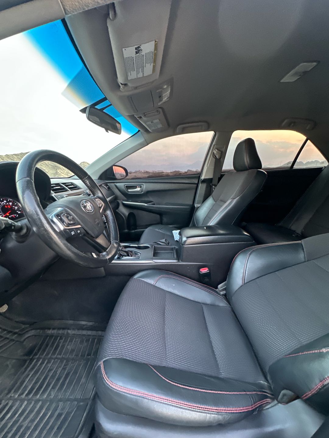 Car Image 2017 TOYOTA CAMRY SE