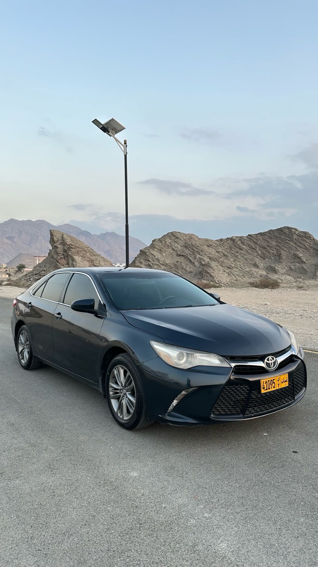 Car Image 2017 TOYOTA CAMRY SE