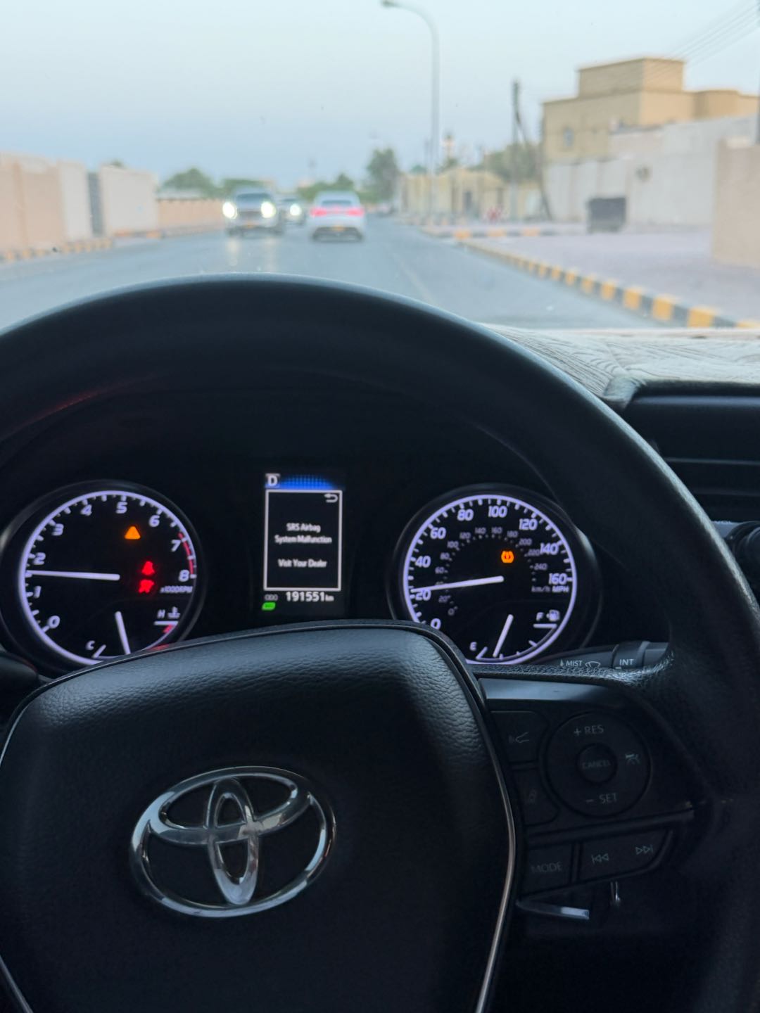 Car Image 2018 TOYOTA CAMRY LE