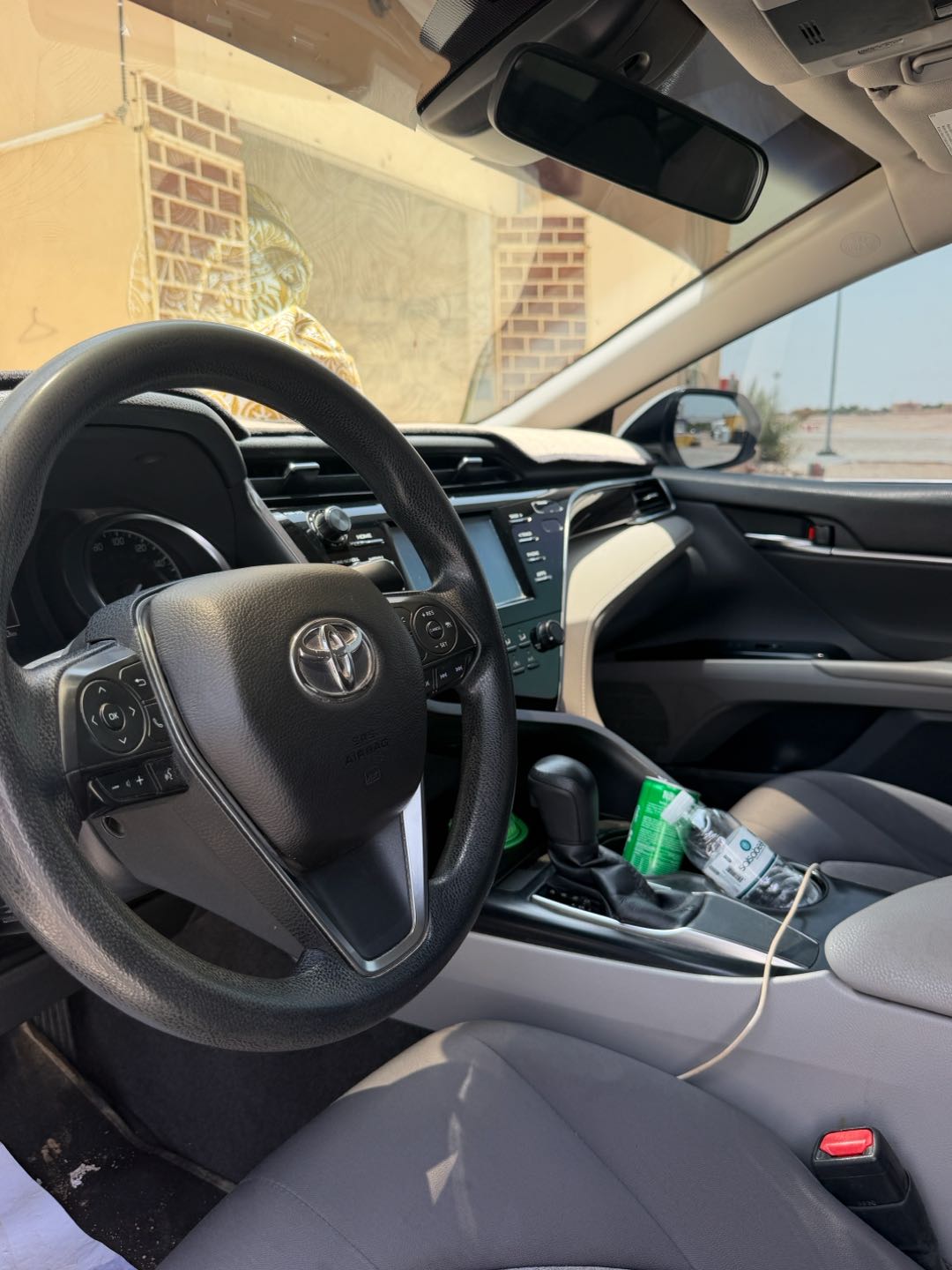 Car Image 2018 TOYOTA CAMRY LE