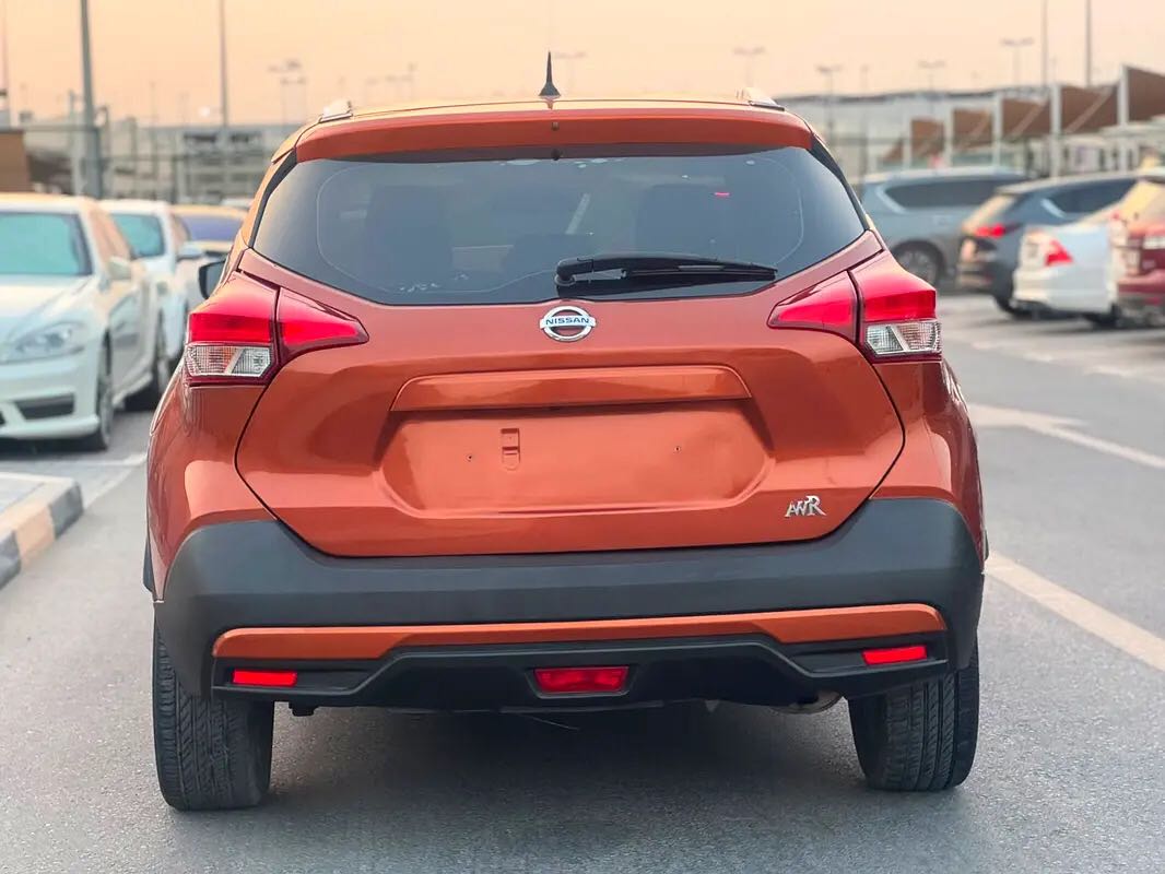 Car Image 2018 NISSAN KICKS 