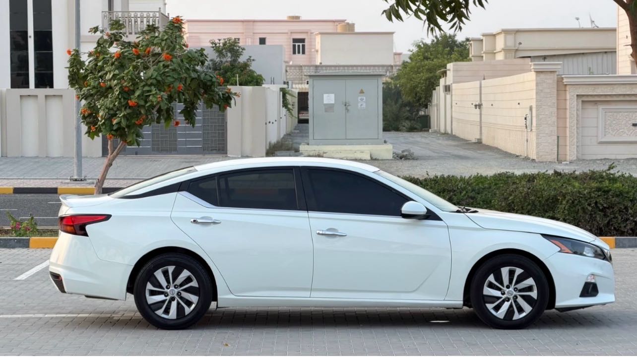 Car Image 2022 NISSAN ALTIMA S