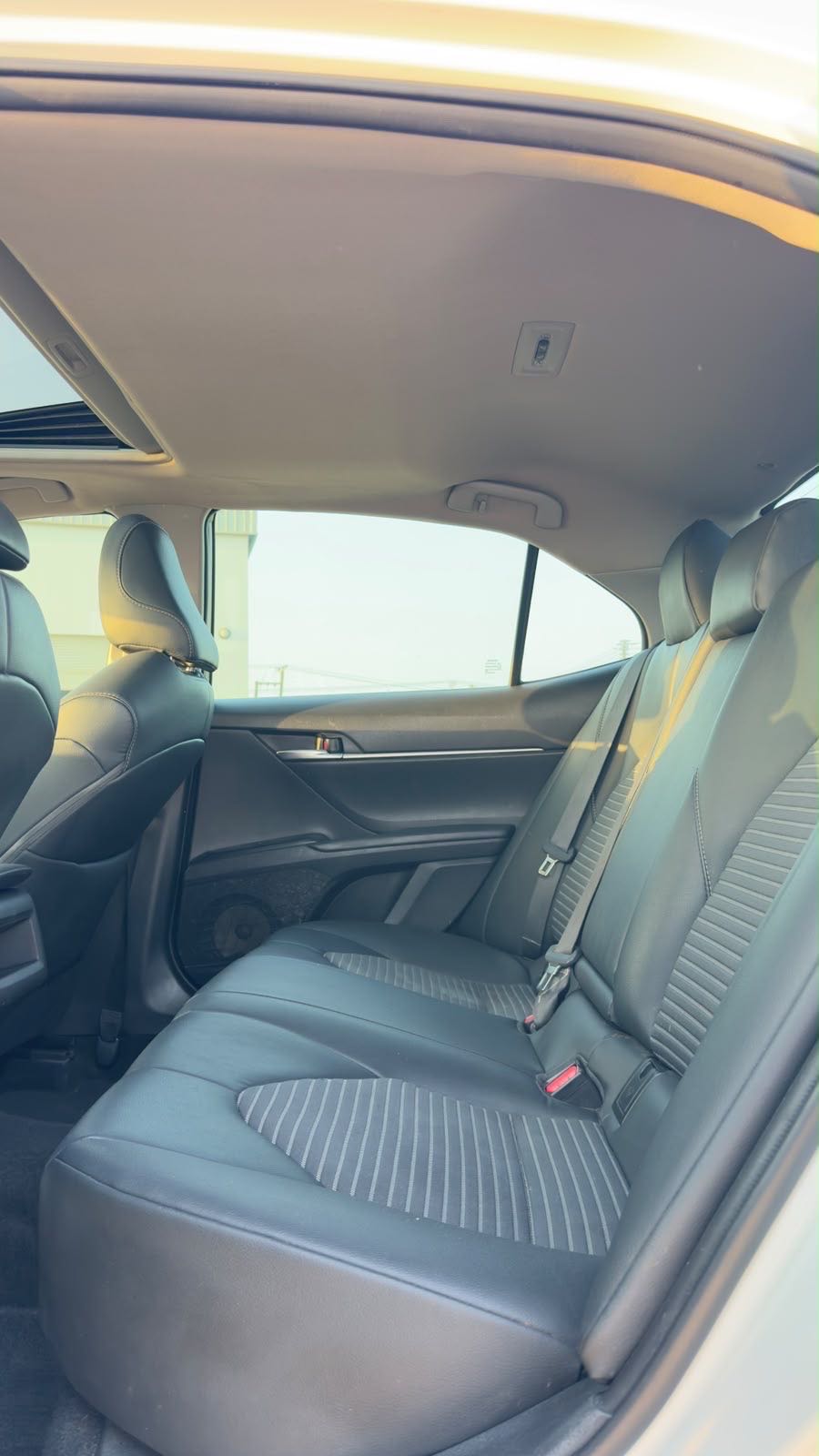 Car Image 2018 TOYOTA CAMRY SE