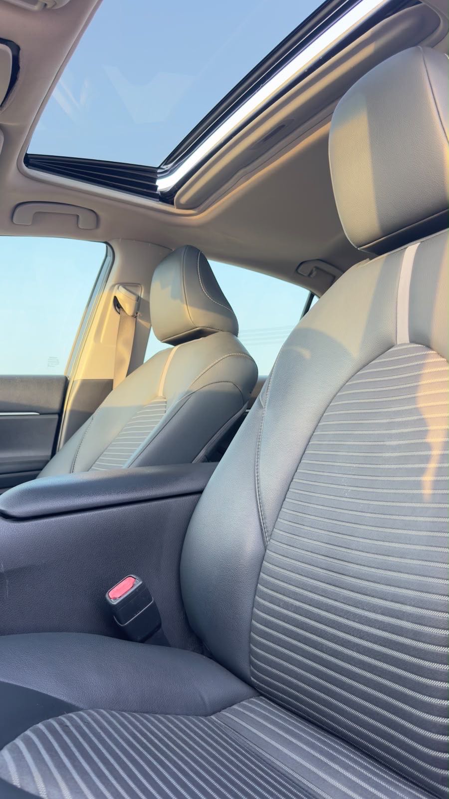 Car Image 2018 TOYOTA CAMRY SE