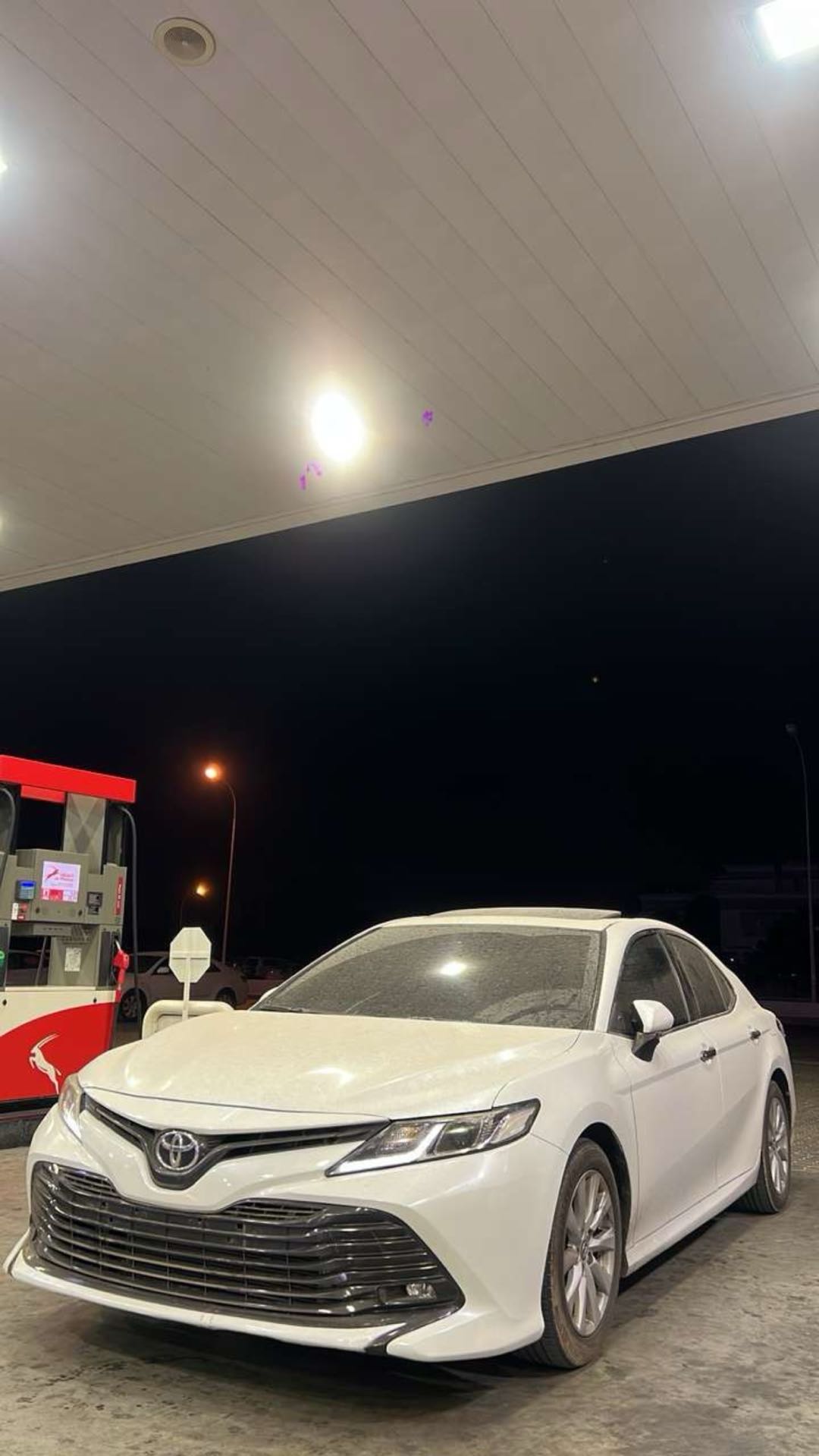 Car Image 2018 TOYOTA CAMRY GLE