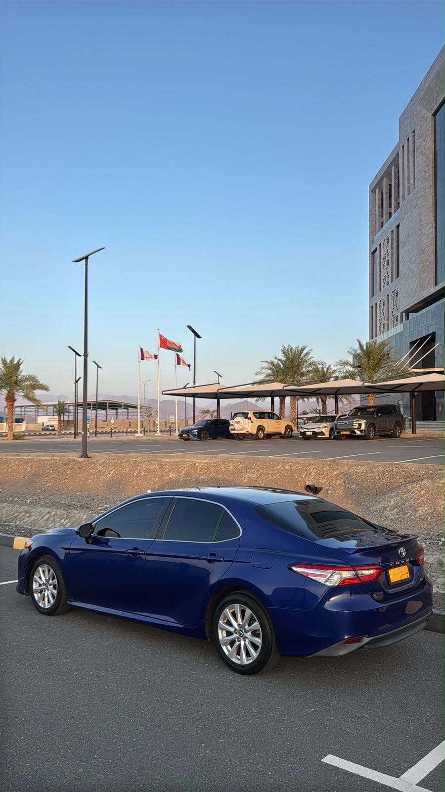 Car Image 2018 TOYOTA CAMRY LE
