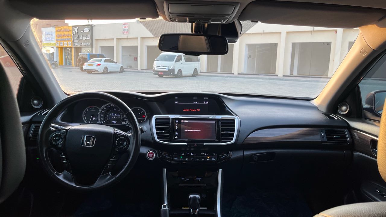 Car Image 2017 HONDA ACCORD TOURING