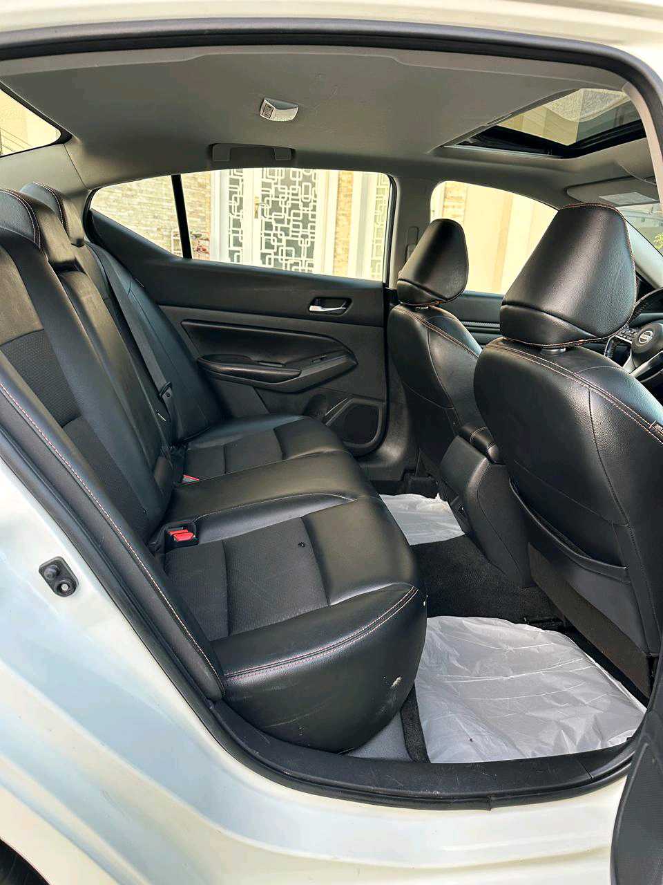 Car Image 2022 NISSAN ALTIMA SR