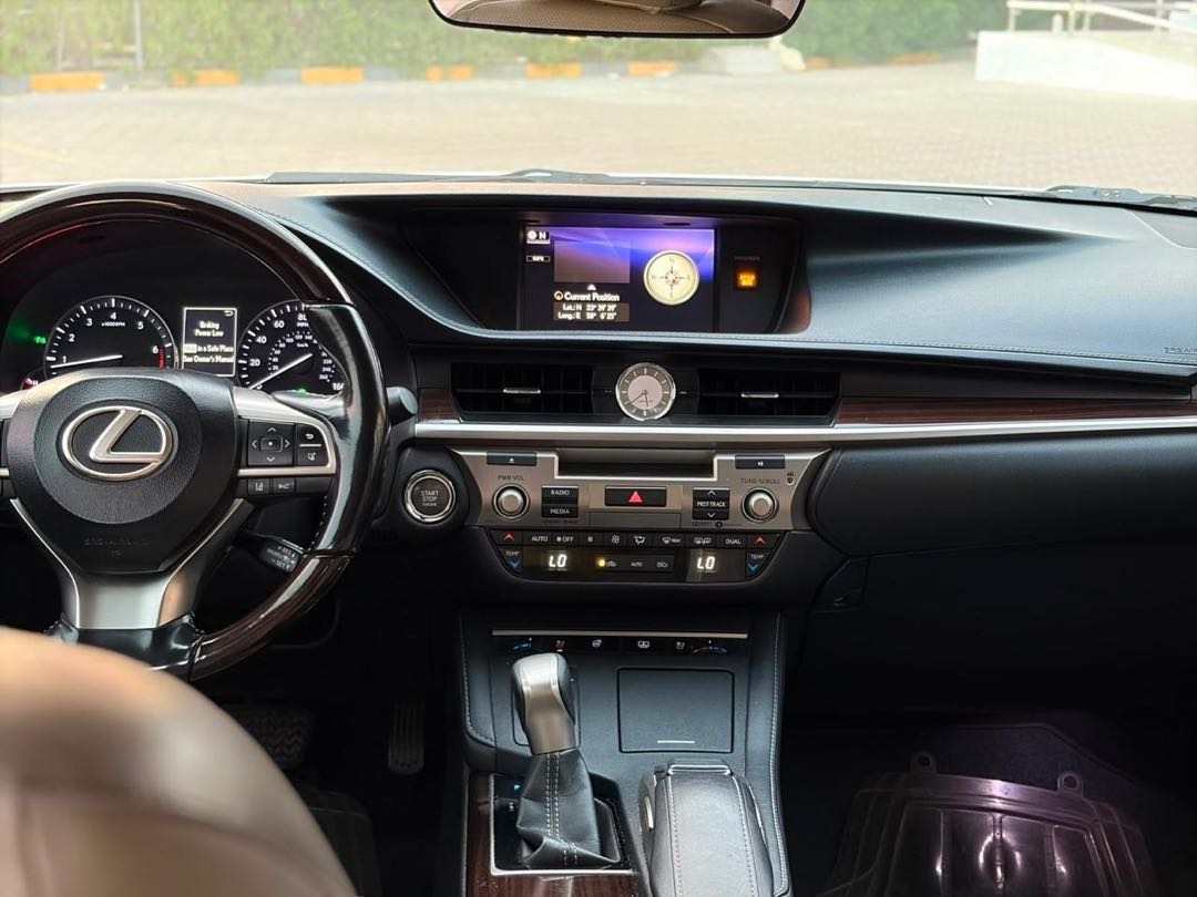 Car Image 2017 LEXUS ES 350
