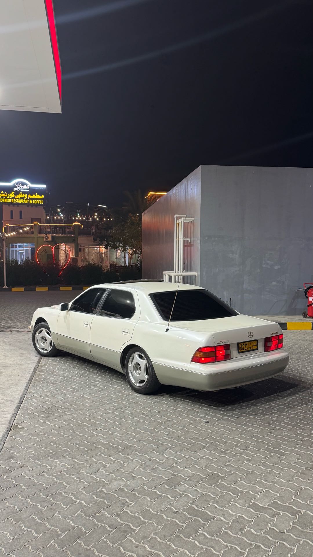 Car Image 1997 LEXUS LS 400