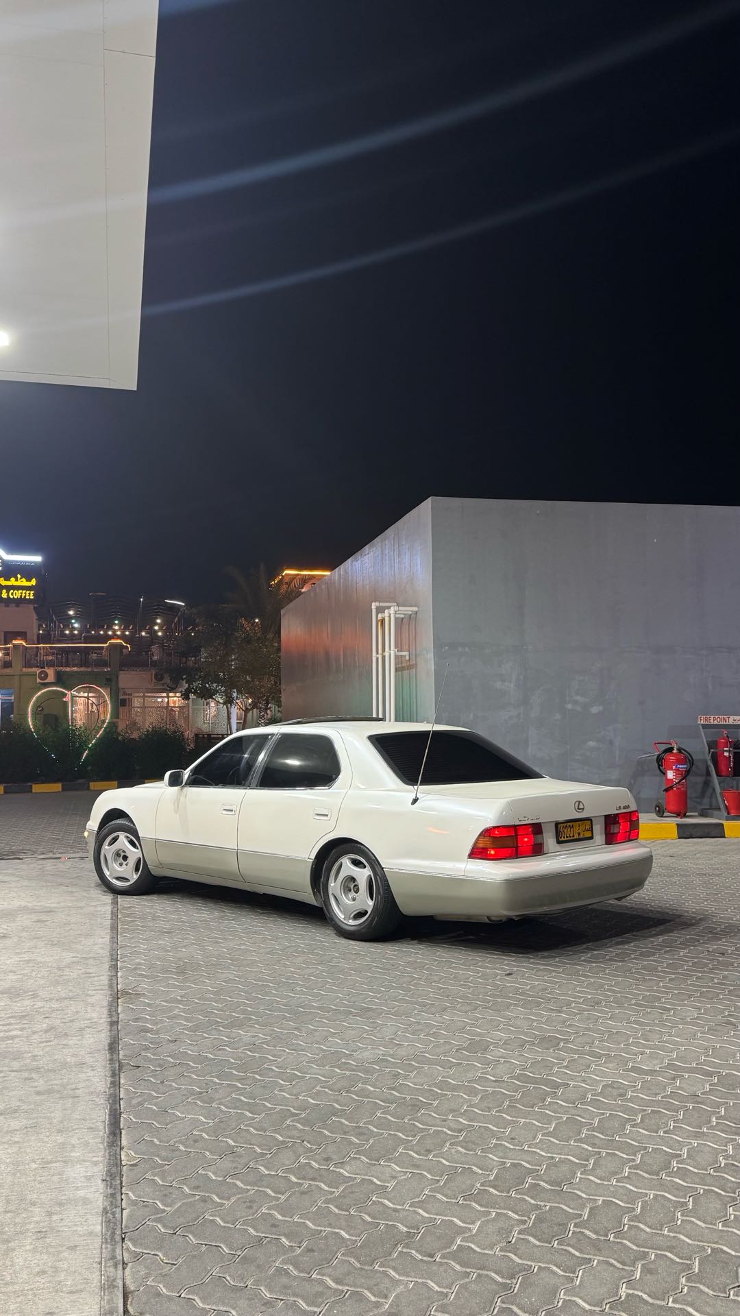 Car Image 1997 LEXUS LS 400