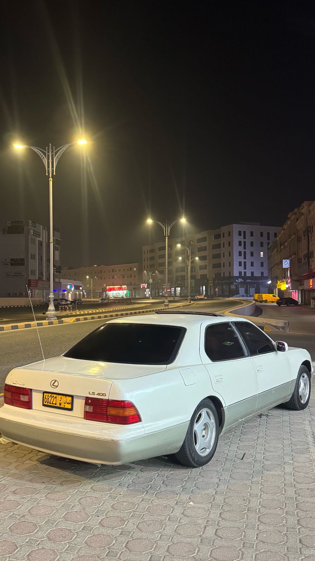 Car Image 1997 LEXUS LS 400