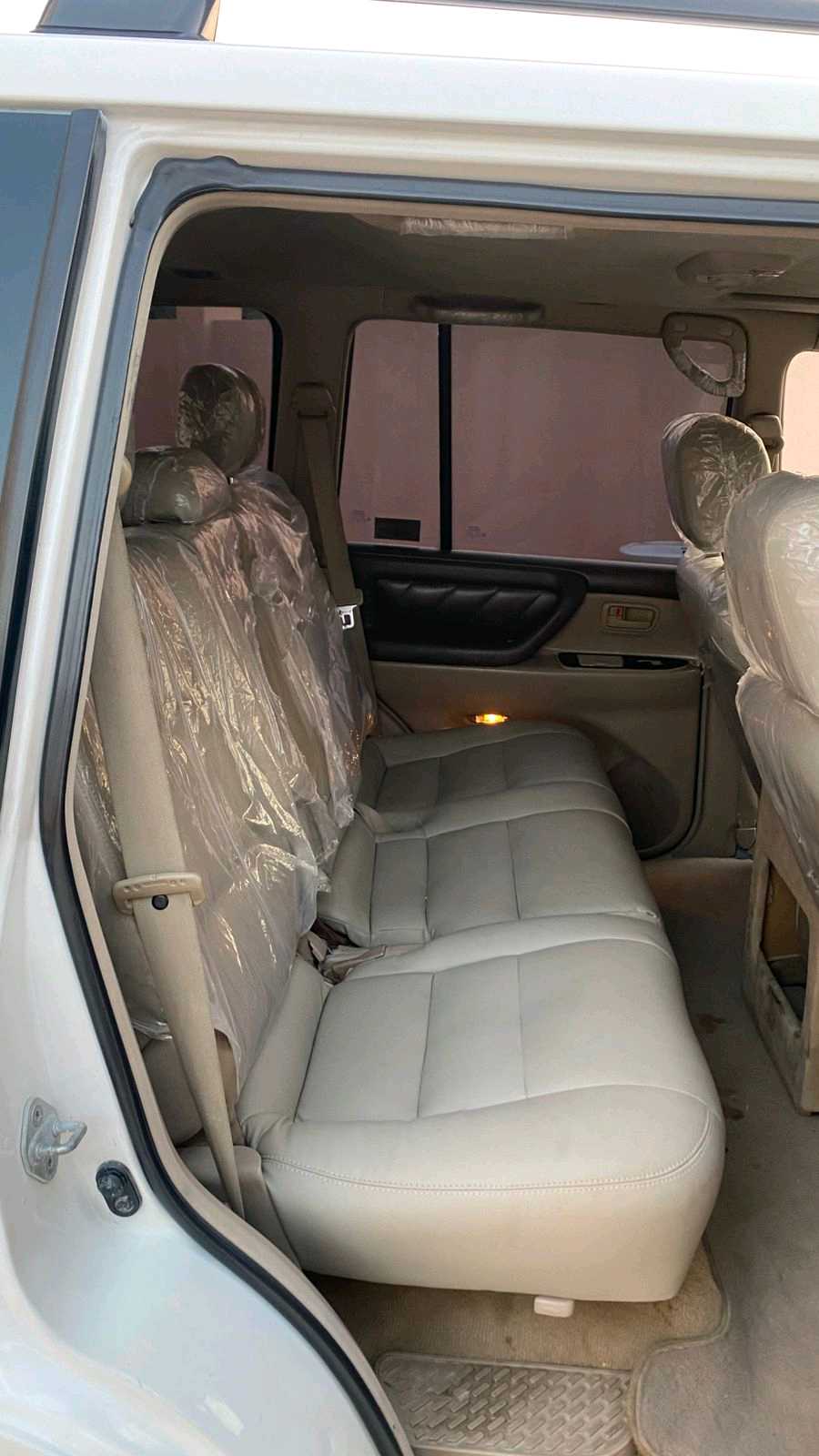 Car Image 1999 TOYOTA LAND CRUISER 