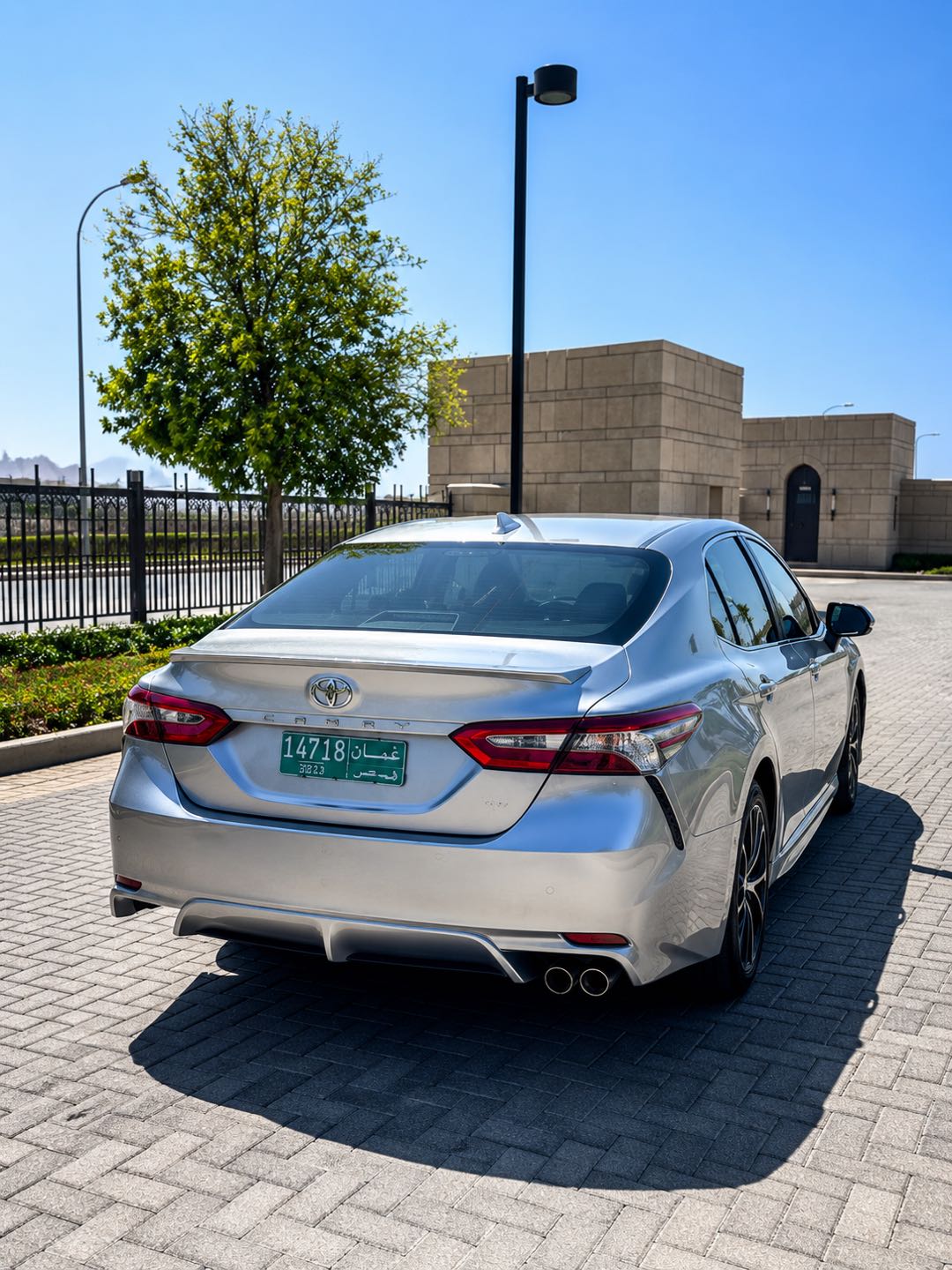 Car Image 2018 TOYOTA CAMRY SE