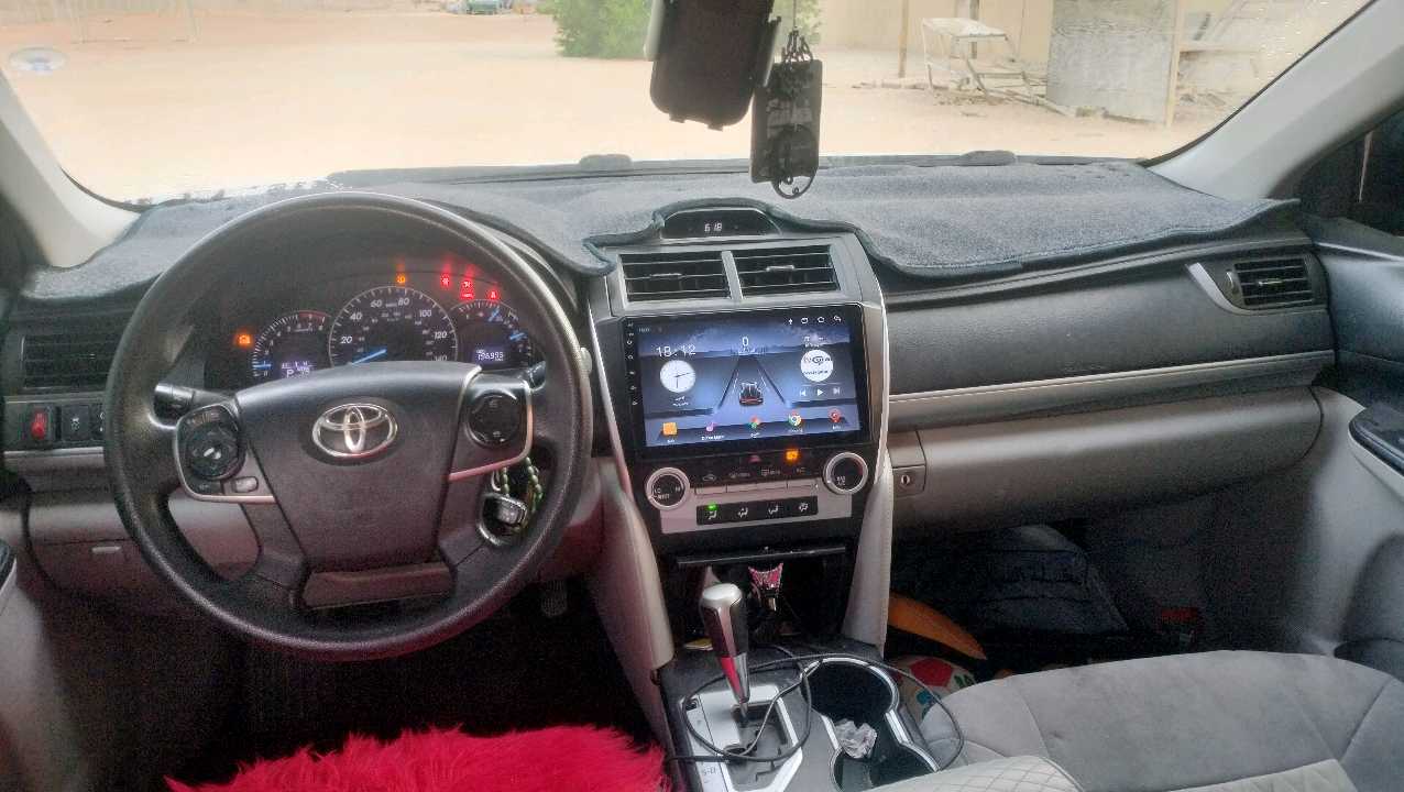 Car Image 2014 TOYOTA CAMRY LE