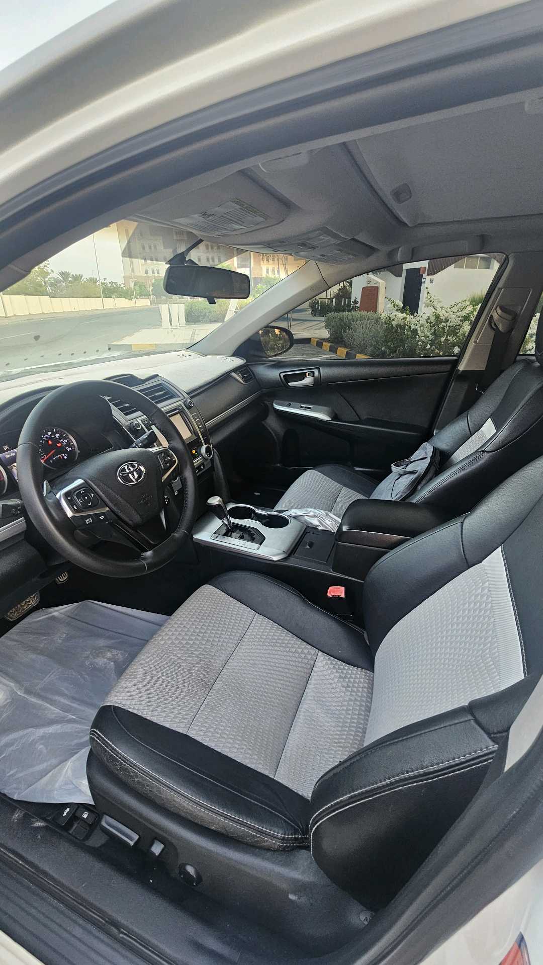 Car Image 2013 TOYOTA CAMRY SE