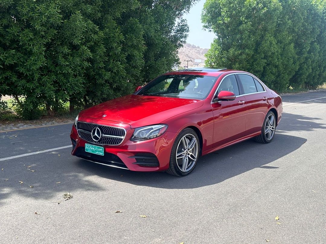 Car Image 2019 MERCEDES E Class 300