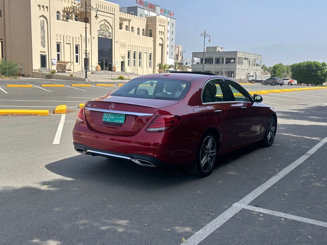 Car Image 2019 MERCEDES E Class 300