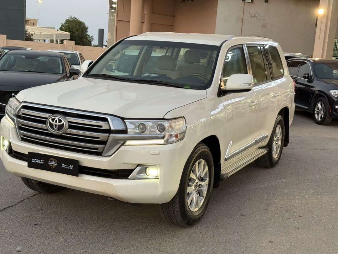 Car Image 2019 TOYOTA LAND CRUISER GX.R