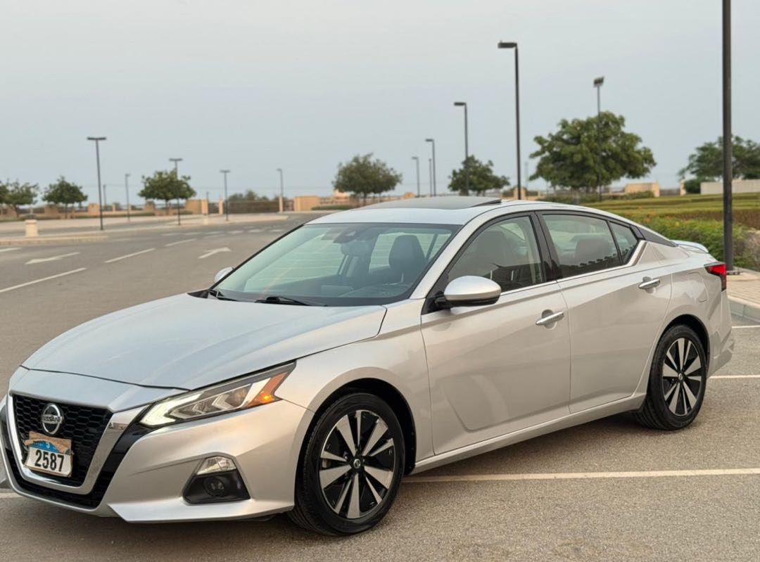 Car Image 2019 NISSAN ALTIMA SL