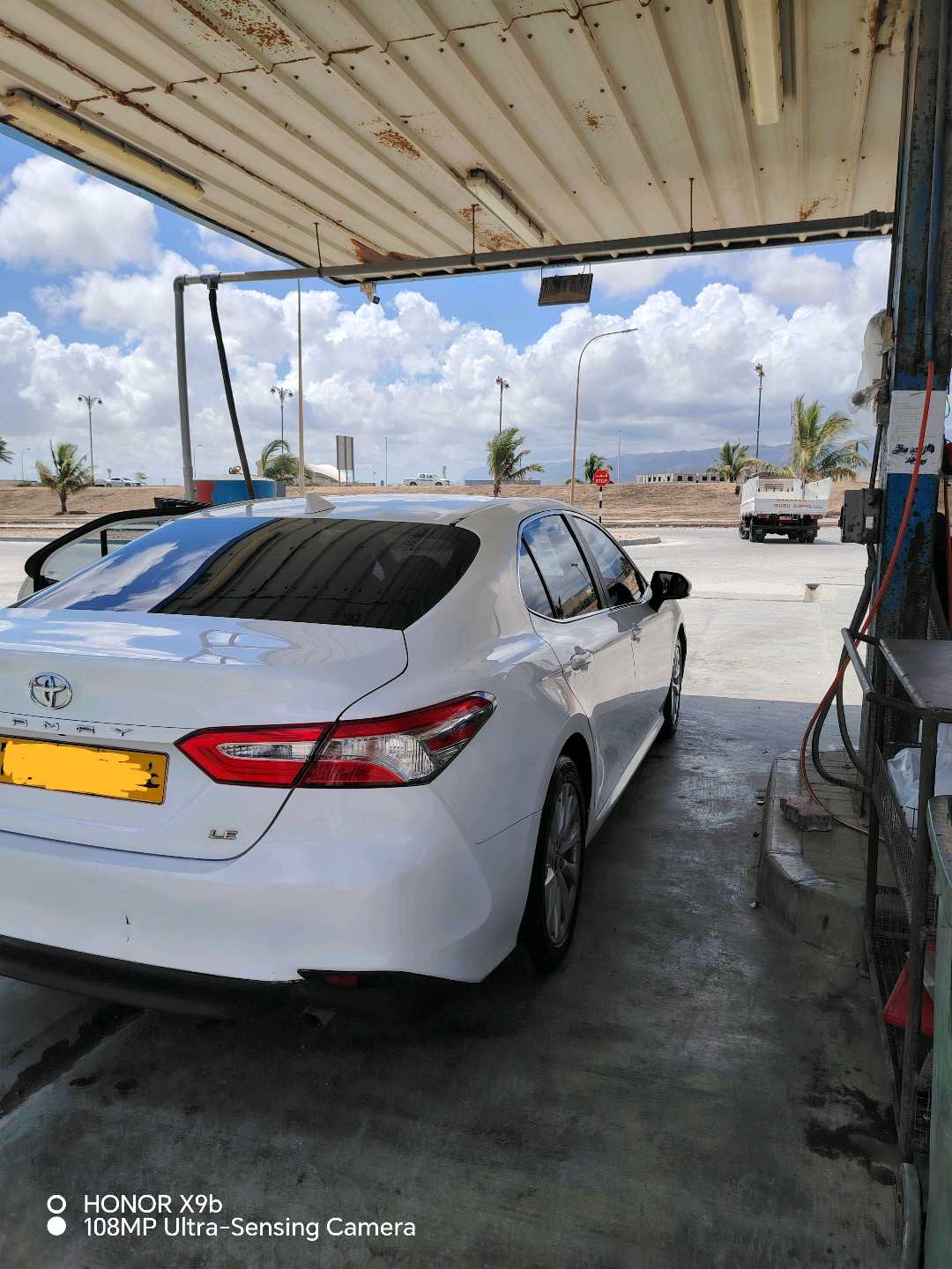 Car Image 2019 TOYOTA CAMRY LE