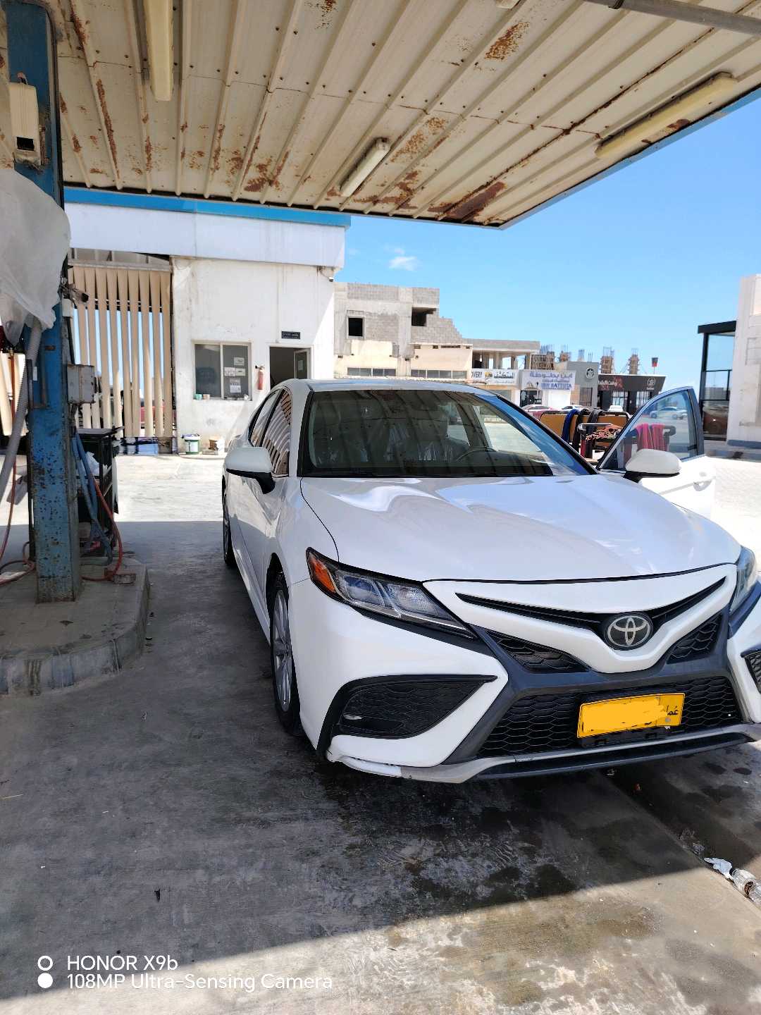 Car Image 2019 TOYOTA CAMRY LE