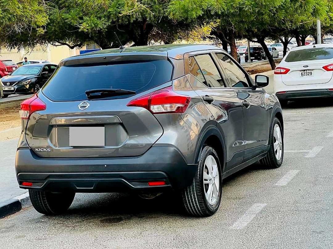 Car Image 2019 NISSAN KICKS 