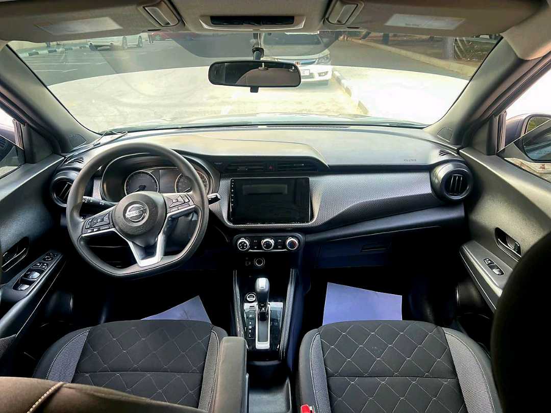 Car Image 2019 NISSAN KICKS 