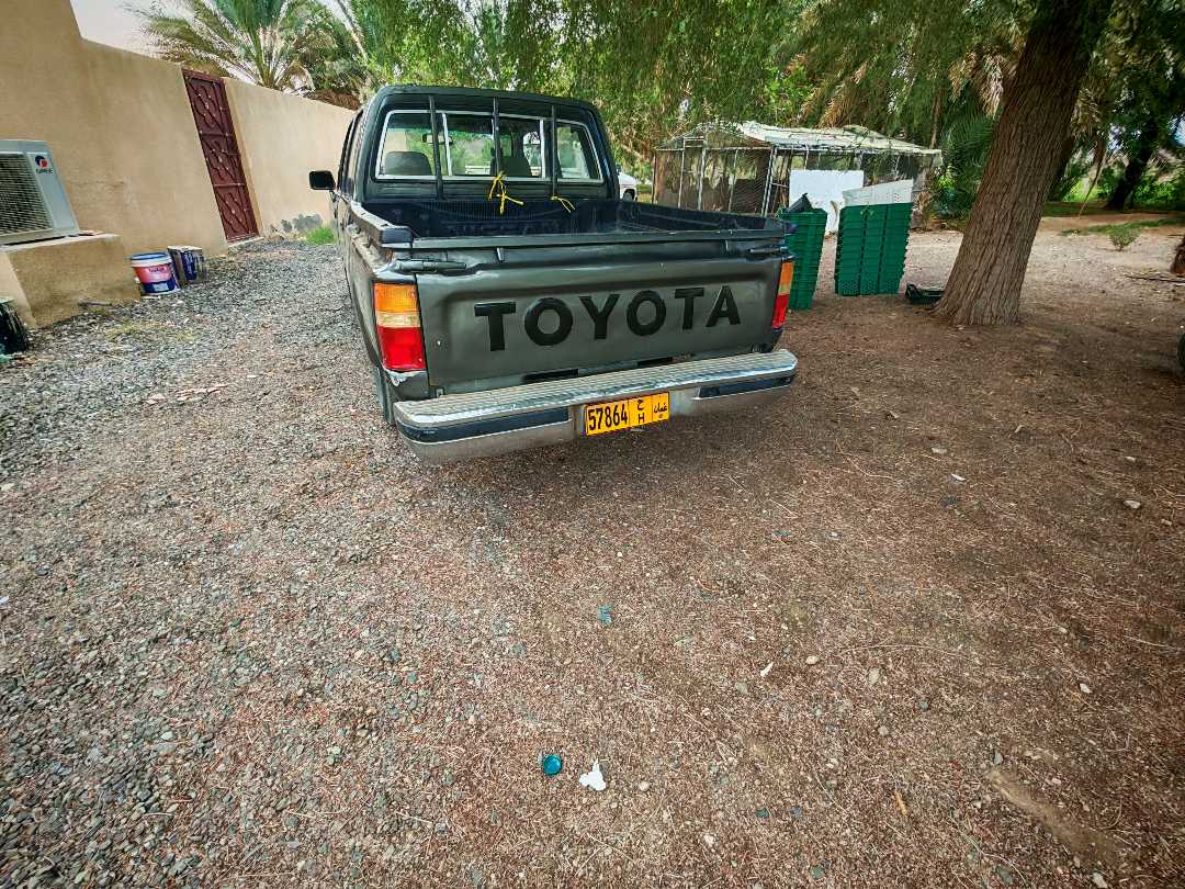 Car Image 1991 TOYOTA HILUX 2.0