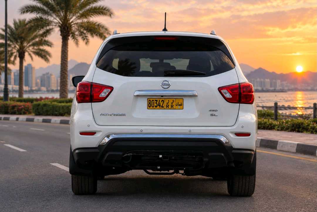 Car Image 2018 NISSAN PATHFINDER SV
