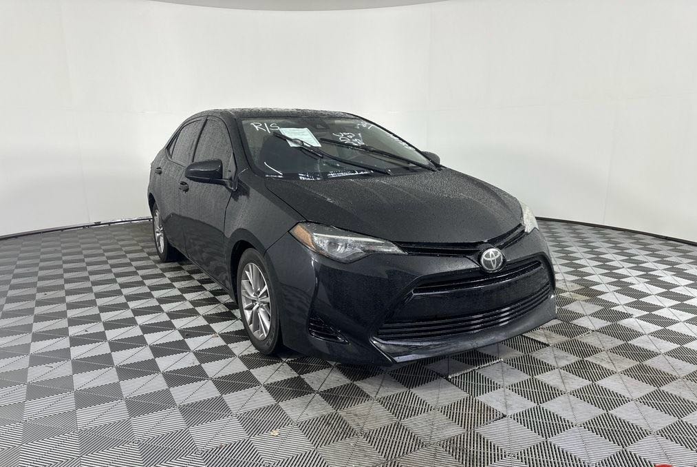 Car Image 2017 TOYOTA COROLLA LE