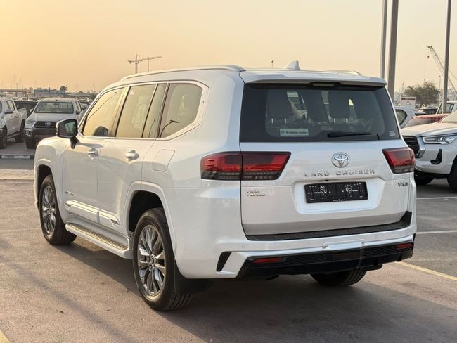 Car Image 2026 TOYOTA LAND CRUISER VX.R