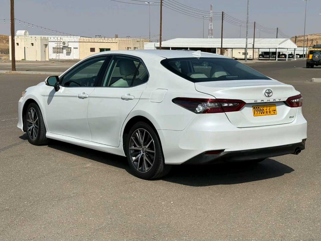 Car Image 2022 TOYOTA CAMRY XLE